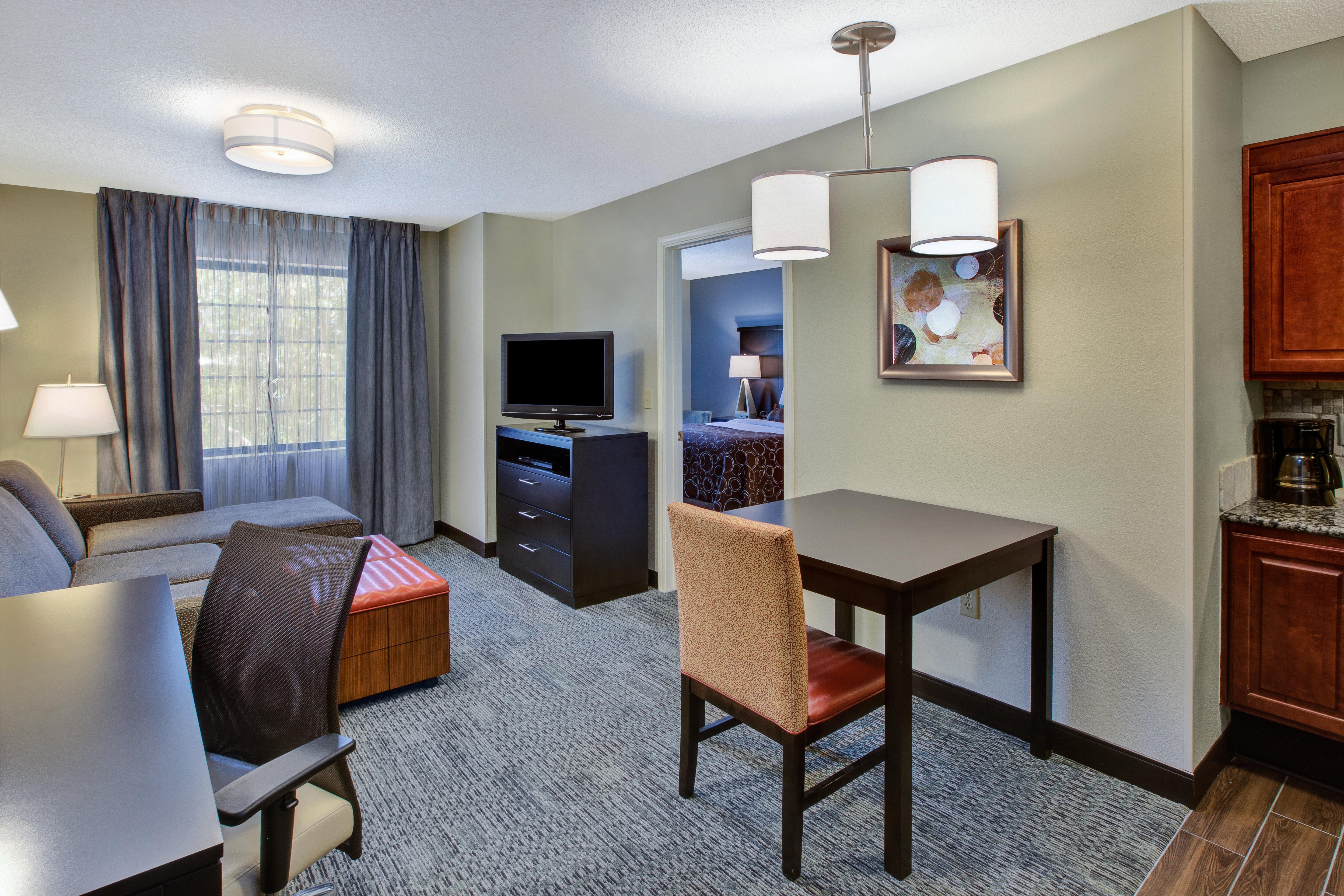 Staybridge Suites Louisville - East By Ihg Exteriör bild