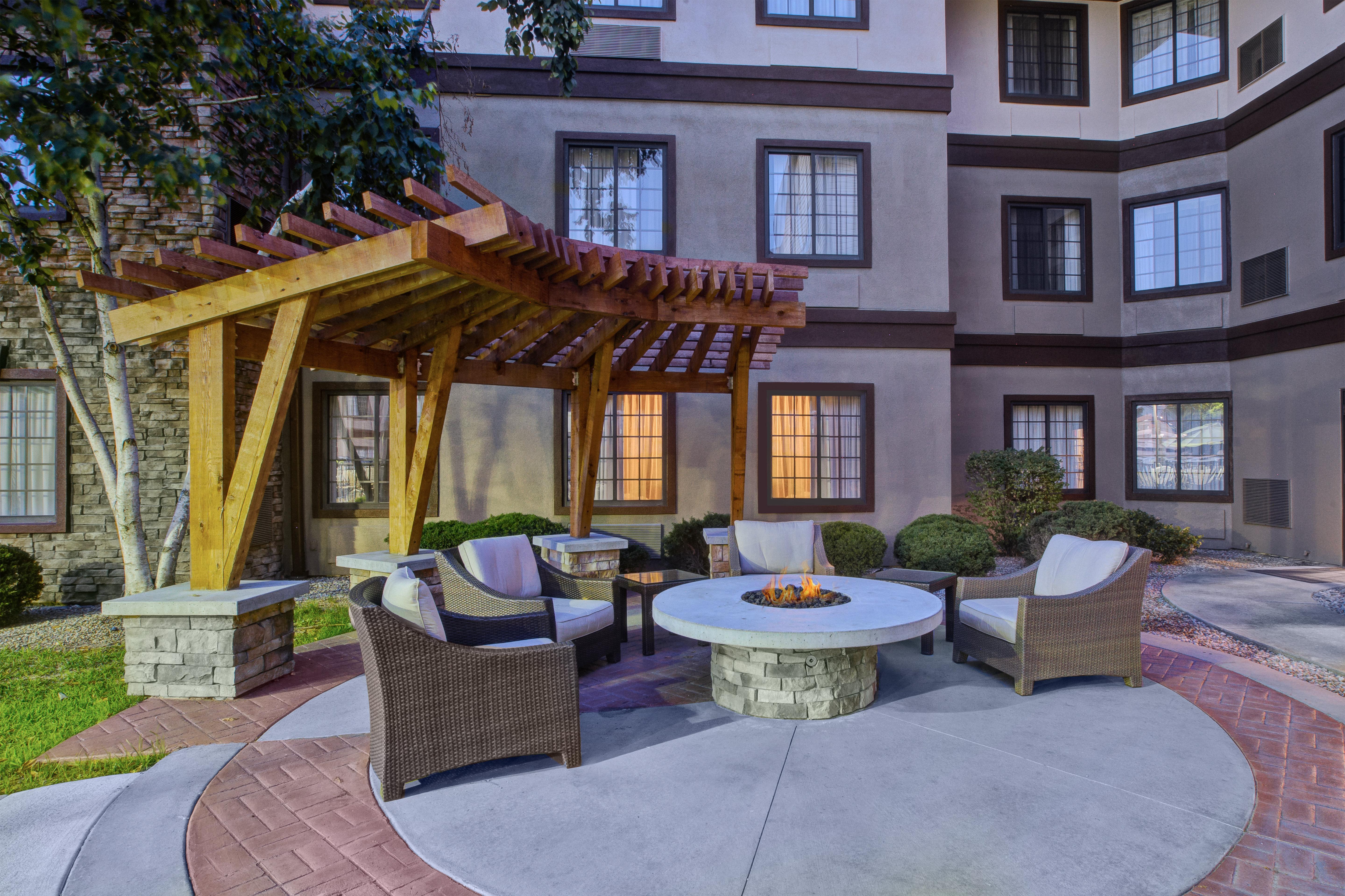 Staybridge Suites Louisville - East By Ihg Exteriör bild