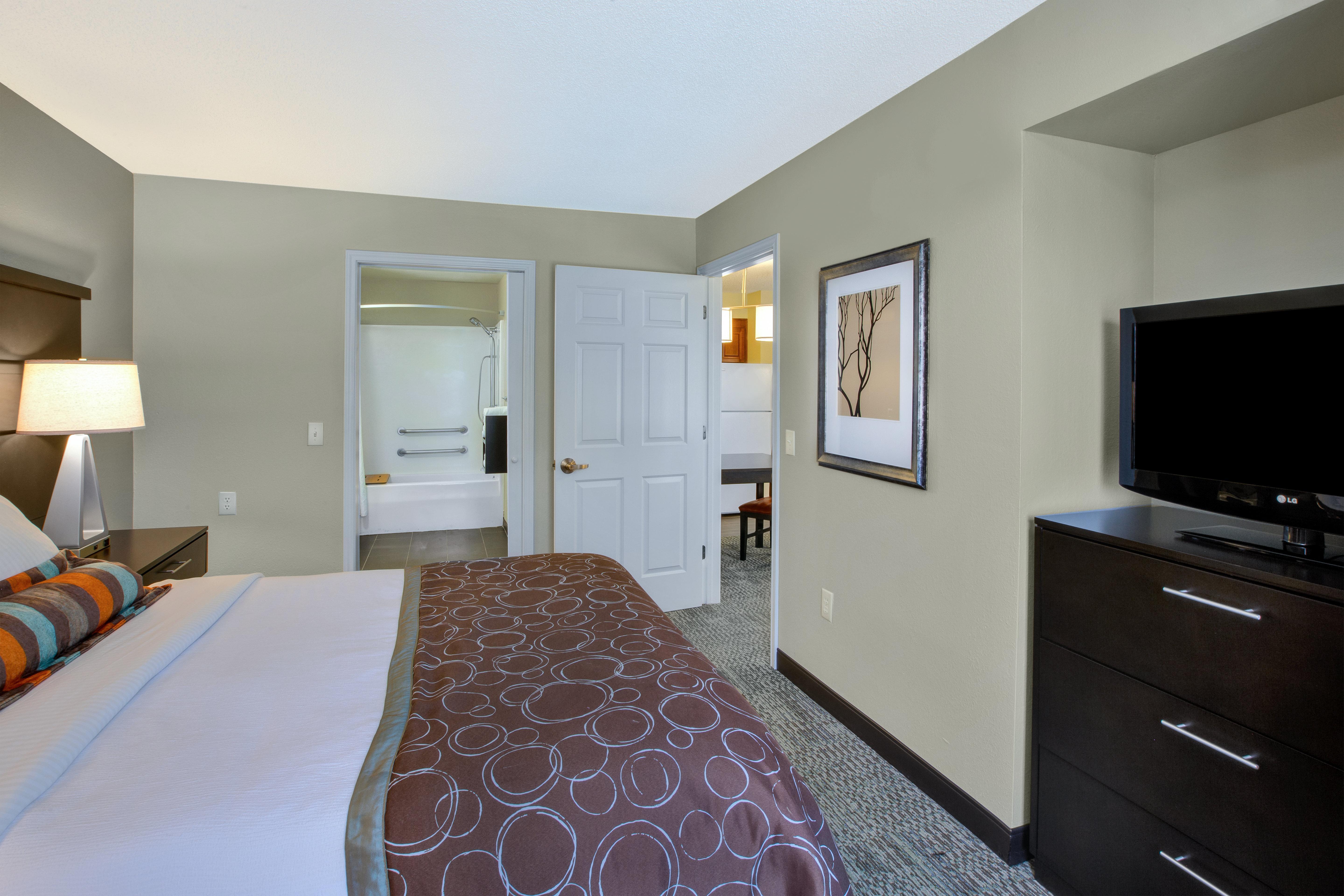 Staybridge Suites Louisville - East By Ihg Exteriör bild