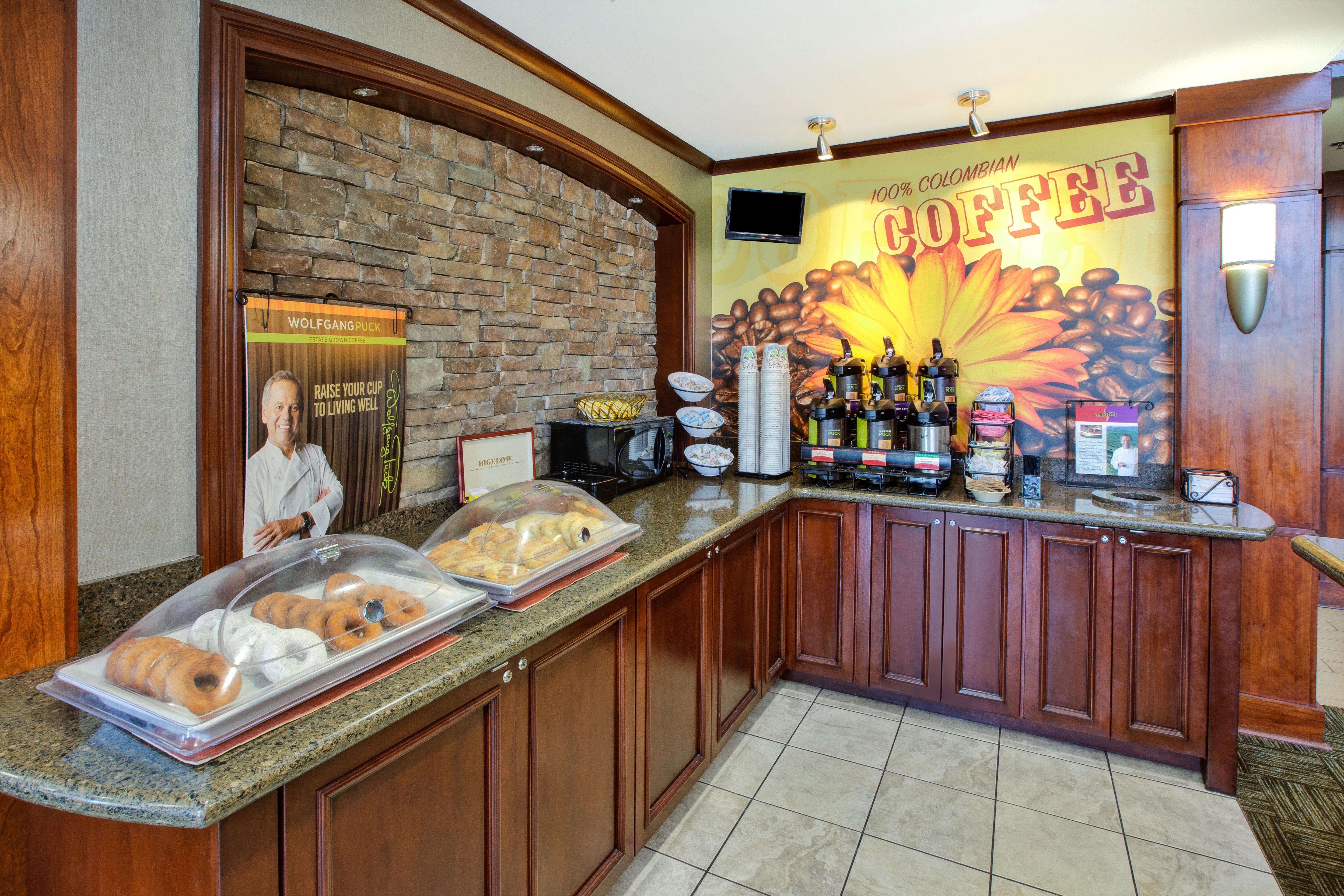 Staybridge Suites Louisville - East By Ihg Exteriör bild